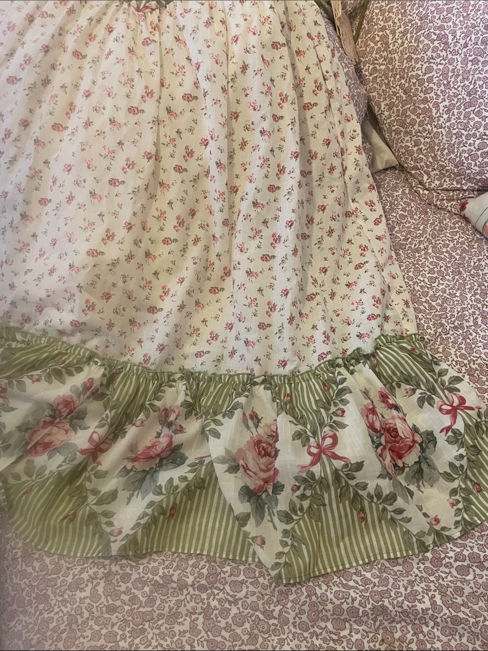 Vintage-Inspired Floral Midi Dress with Pink Roses - White/Pink - Picture 8 of 9